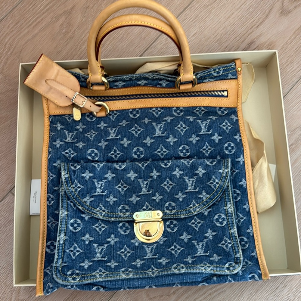 Louis Vuitton flat Shopper denim monogram